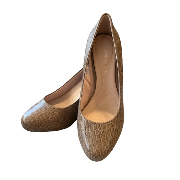 Rockport Shoes - Women’s Rockport Seven to 7 Taupe Crocko Pumps 7.5W